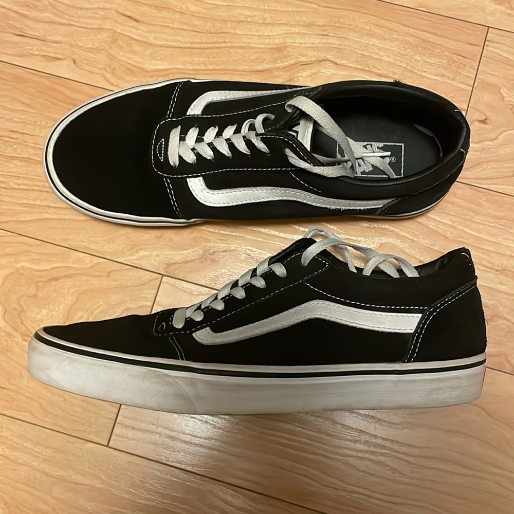 vans old skool black/white size 10